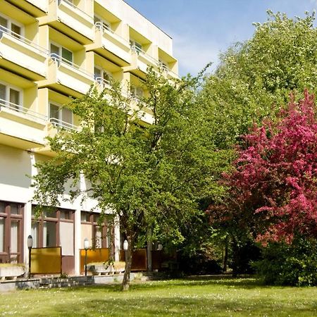 Club Aliga Retro Resort Balatonvilágos Room photo