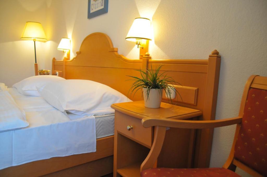 Club Aliga Retro Resort Balatonvilágos Room photo