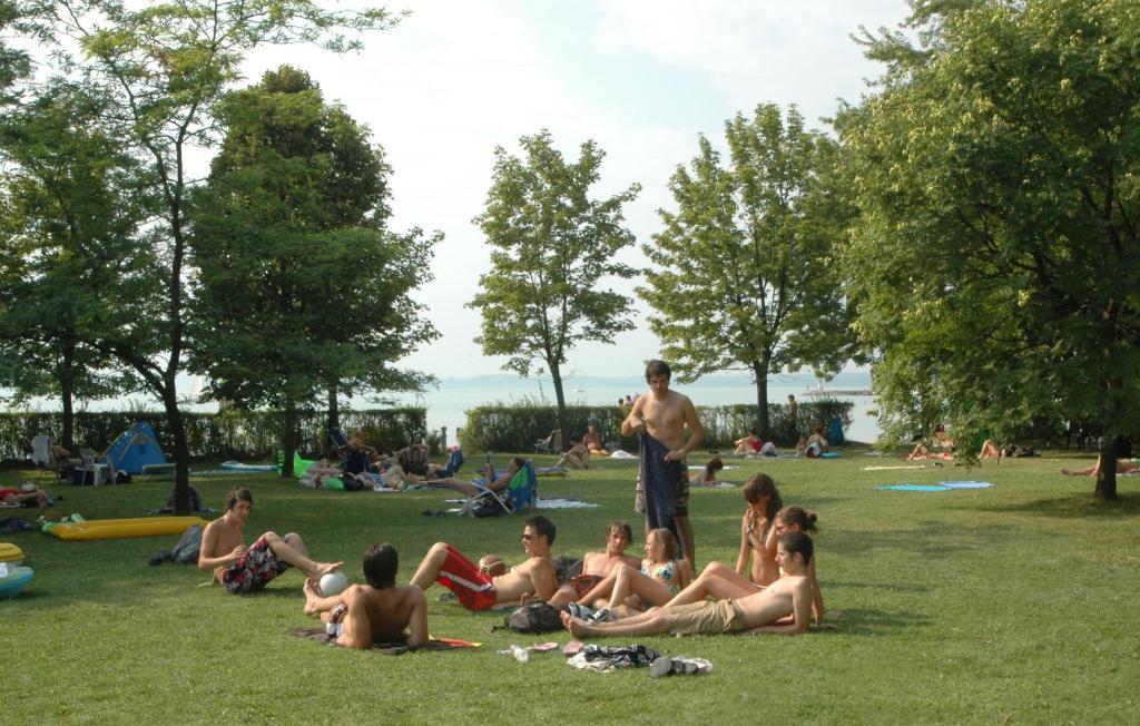 Club Aliga Retro Resort Balatonvilágos Exterior photo