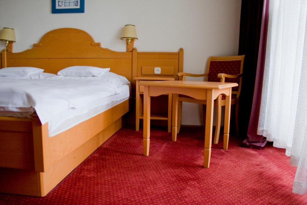 Club Aliga Retro Resort Balatonvilágos Room photo